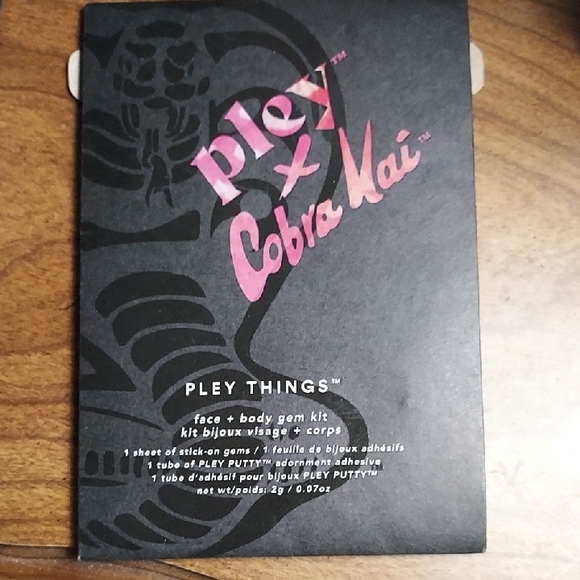 x Cobra Kai Face and Body Gem Kit - Black - Picture 1 of 3